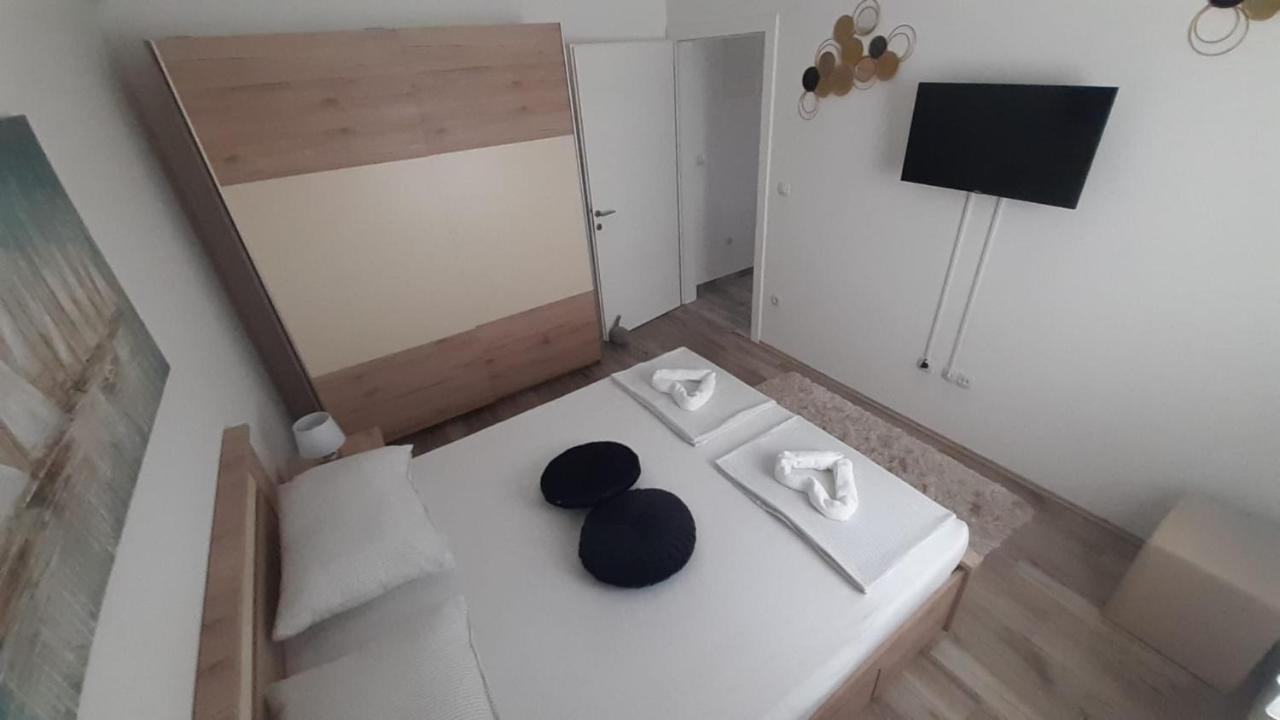 Apartmani Lucija Povljana Exterior foto