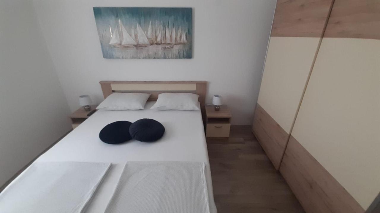Apartmani Lucija Povljana Exterior foto