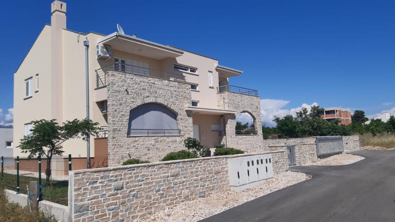 Apartmani Lucija Povljana Exterior foto