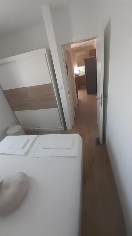 Apartmani Lucija Povljana Exterior foto