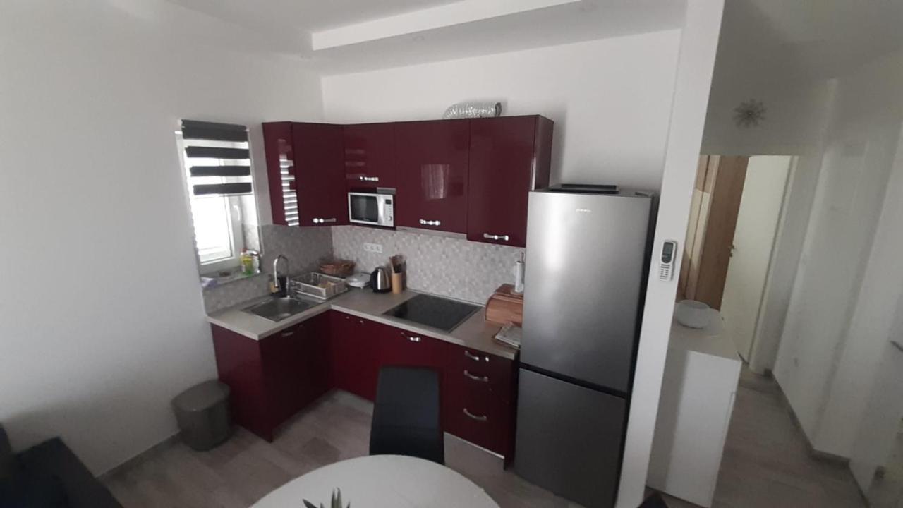 Apartmani Lucija Povljana Exterior foto