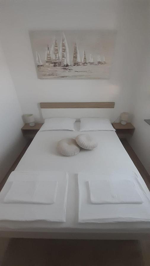 Apartmani Lucija Povljana Exterior foto