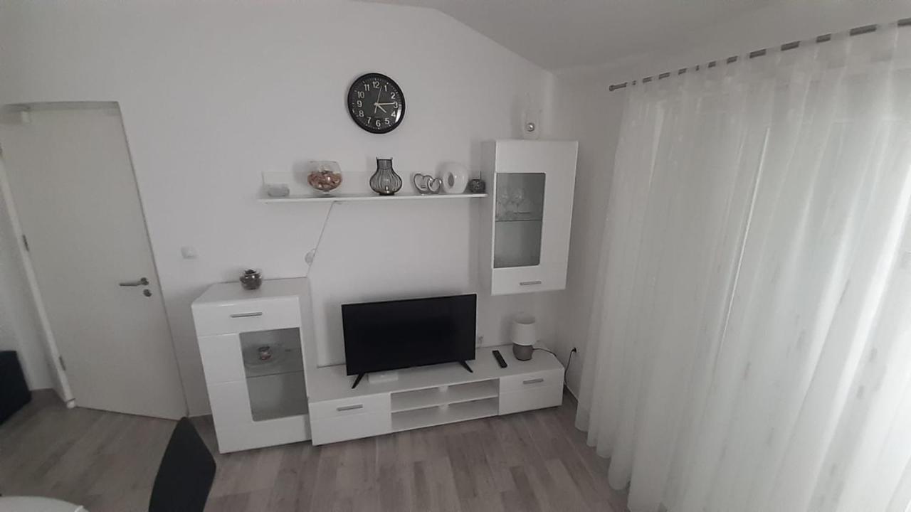 Apartmani Lucija Povljana Exterior foto